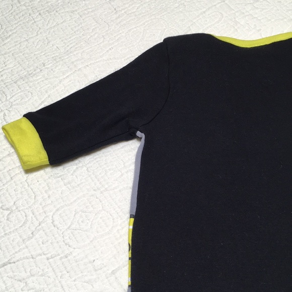 0-3m (4/$20) Batman Footie by DC Comics - Picture 13 of 14